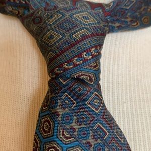 AQUASCUTUM ENGLAND SILK DIAGONAL FOULARD PRINT NECKTIE